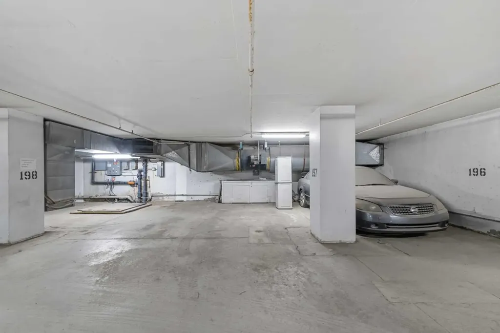 1100 8 Avenue SW Calgary AB T2P 3T9