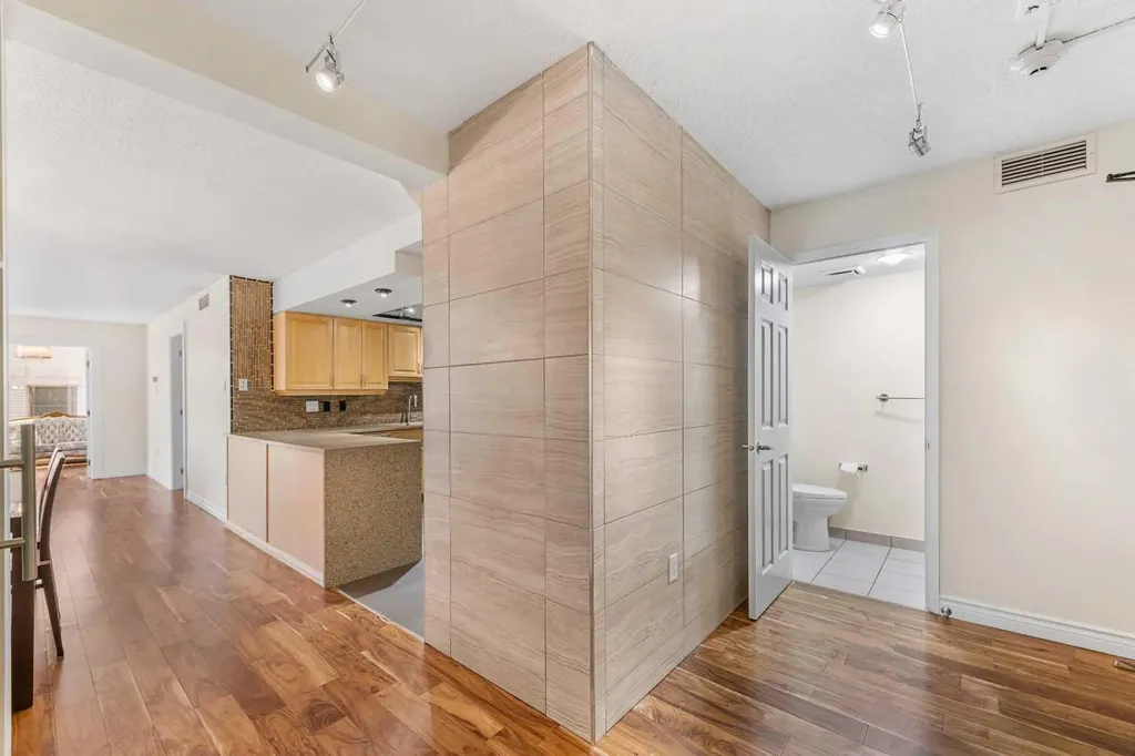1100 8 Avenue SW Calgary AB T2P 3T9