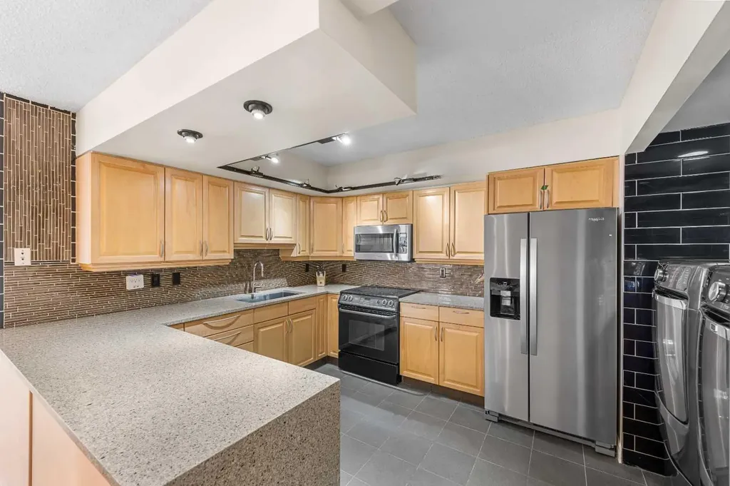 1100 8 Avenue SW Calgary AB T2P 3T9