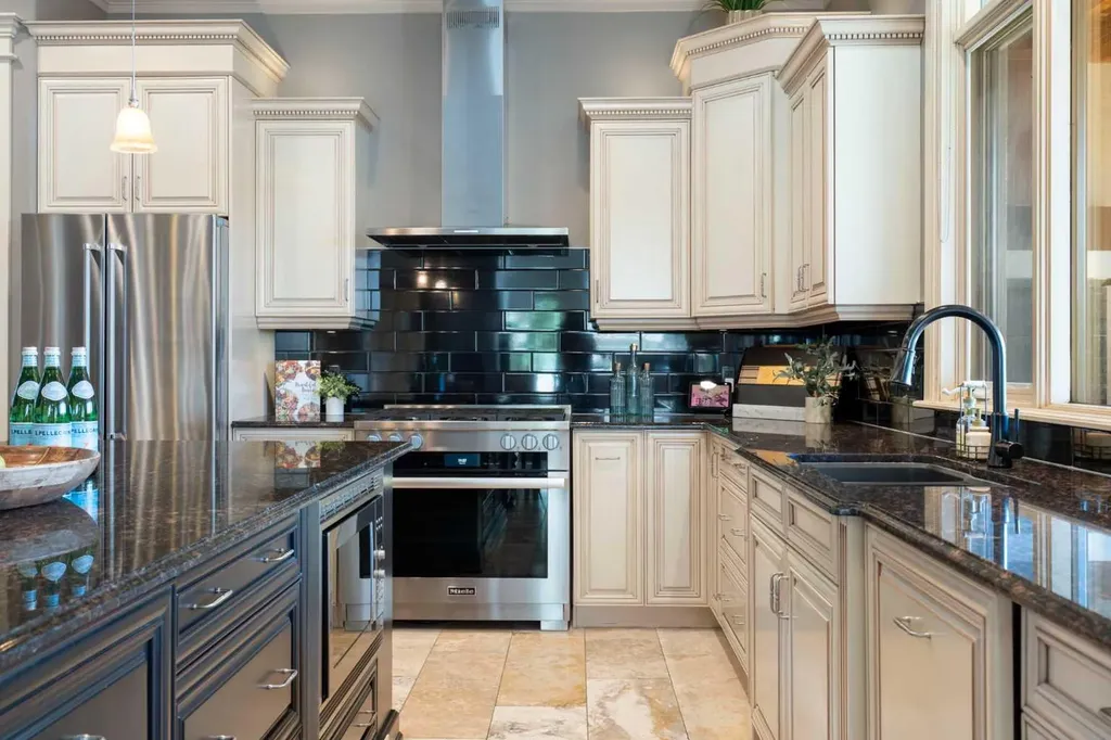 32045 Willow Way Rural Rocky View County AB T4C 2Y4