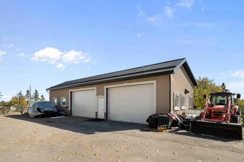 32045 Willow Way Rural Rocky View County AB T4C 2Y4