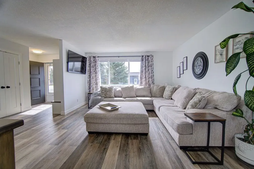 47 Willow Road Claresholm AB T0L 0T0