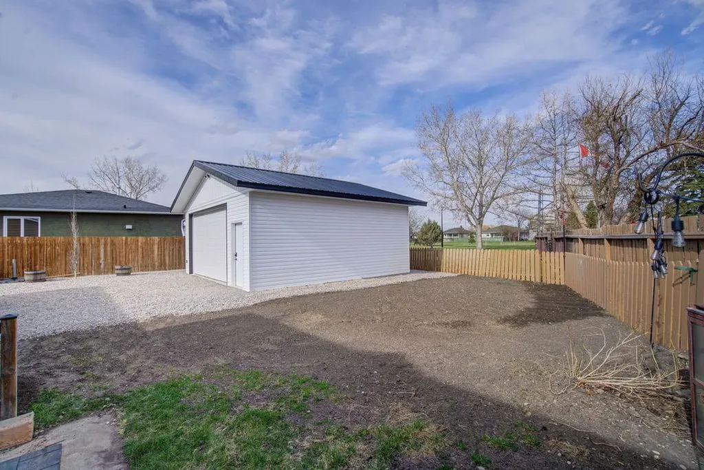 47 Willow Road Claresholm AB T0L 0T0