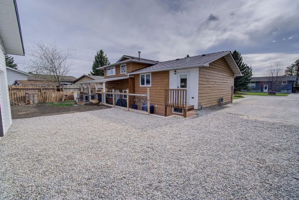 47 Willow Road Claresholm AB T0L 0T0