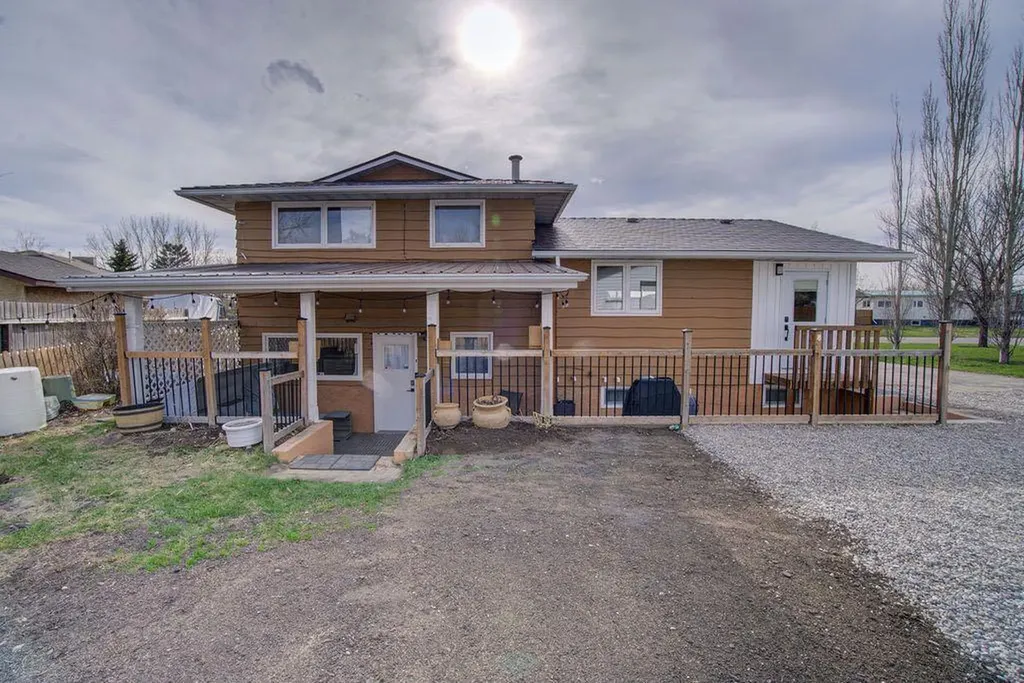 47 Willow Road Claresholm AB T0L 0T0