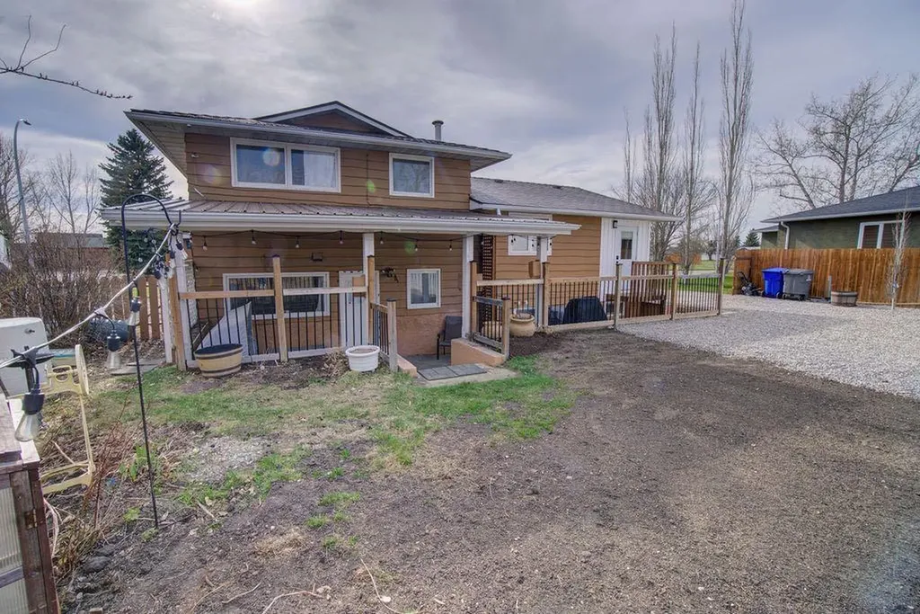 47 Willow Road Claresholm AB T0L 0T0
