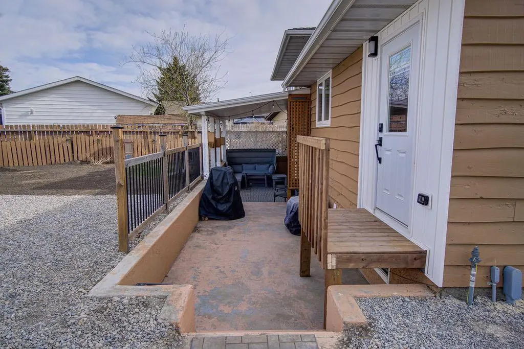 47 Willow Road Claresholm AB T0L 0T0
