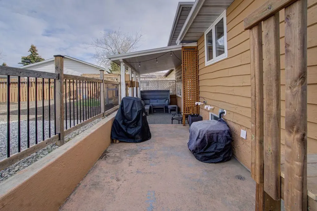 47 Willow Road Claresholm AB T0L 0T0