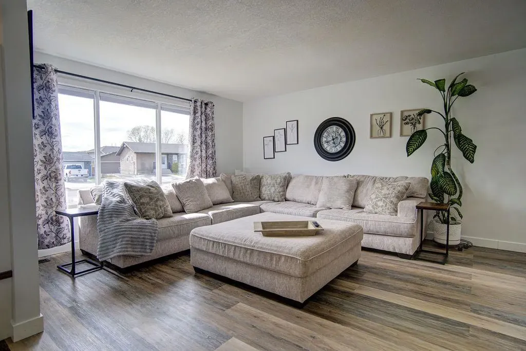47 Willow Road Claresholm AB T0L 0T0