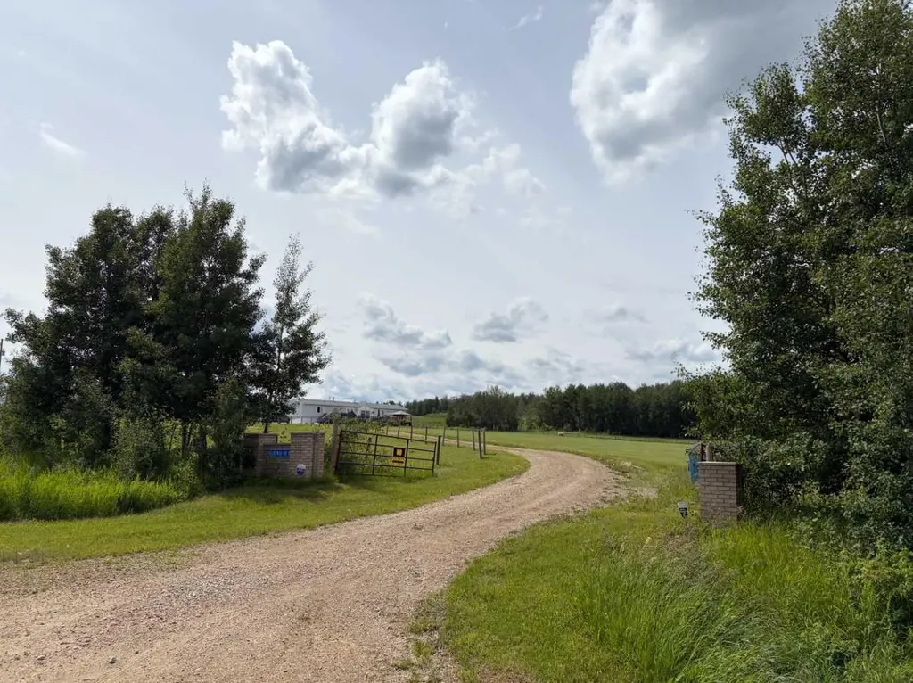 56120 Range Road 93 Rural Lac Ste. Anne County AB T7S 1N3