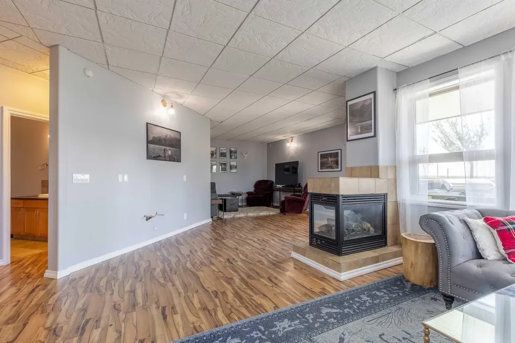 406 Meadow Lark Drive Rural Lethbridge County AB T1J 4R9