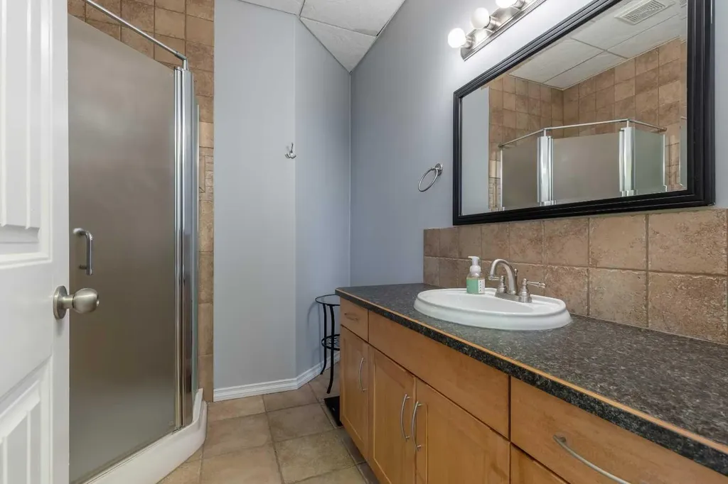 406 Meadow Lark Drive Rural Lethbridge County AB T1J 4R9