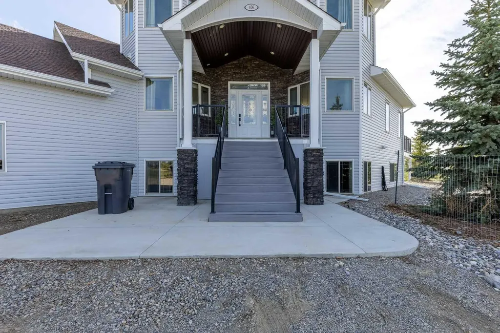 406 Meadow Lark Drive Rural Lethbridge County AB T1J 4R9