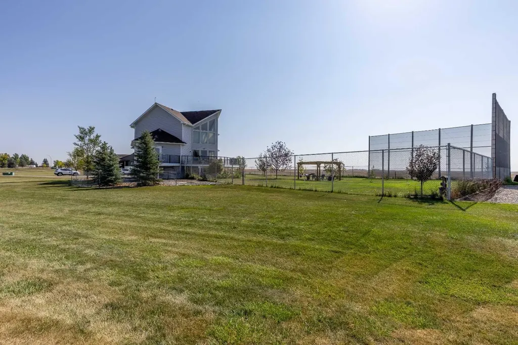 406 Meadow Lark Drive Rural Lethbridge County AB T1J 4R9