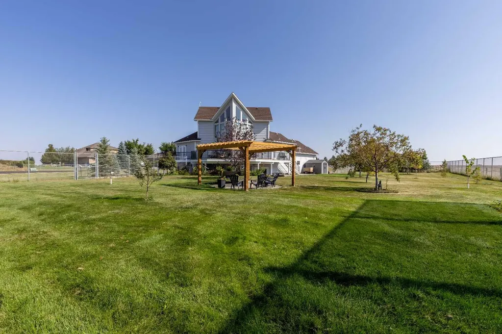 406 Meadow Lark Drive Rural Lethbridge County AB T1J 4R9