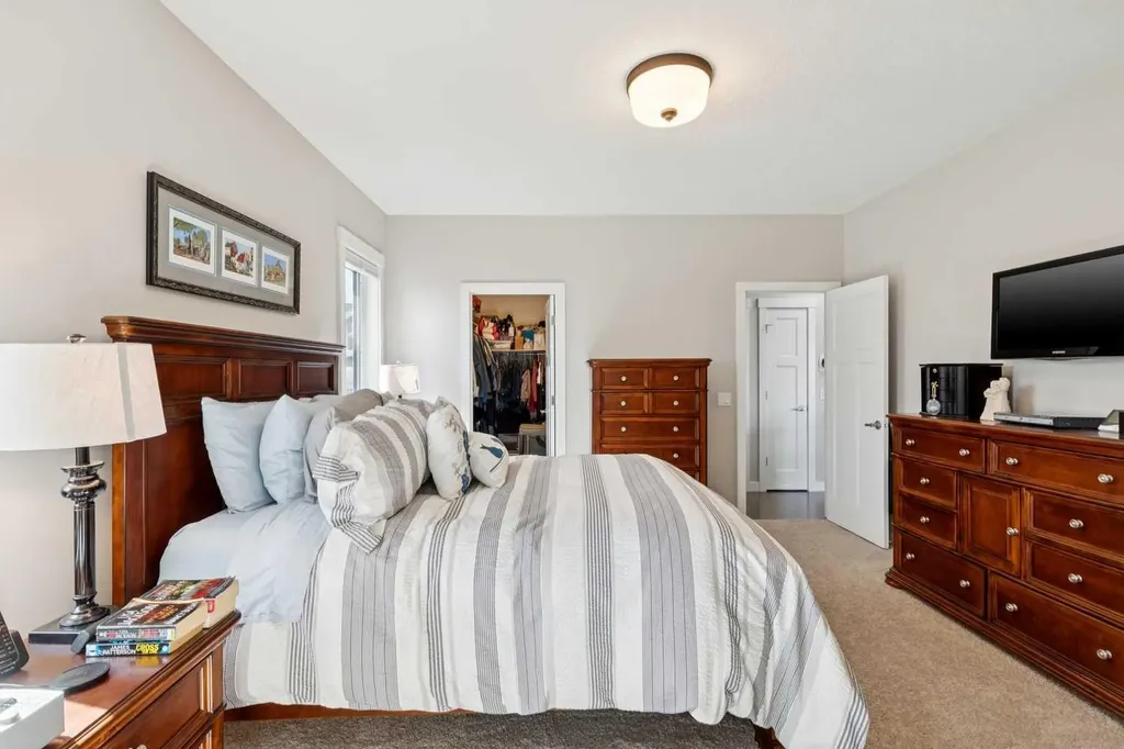 101 Sheep River Crest Okotoks AB T1S 2B6