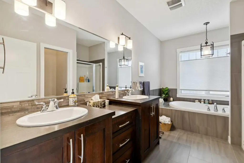 101 Sheep River Crest Okotoks AB T1S 2B6