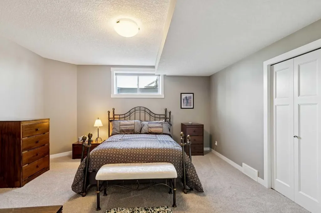101 Sheep River Crest Okotoks AB T1S 2B6