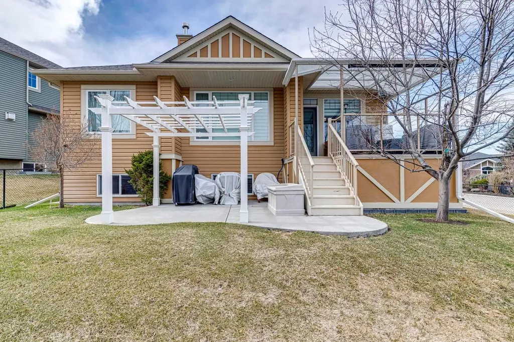 101 Sheep River Crest Okotoks AB T1S 2B6
