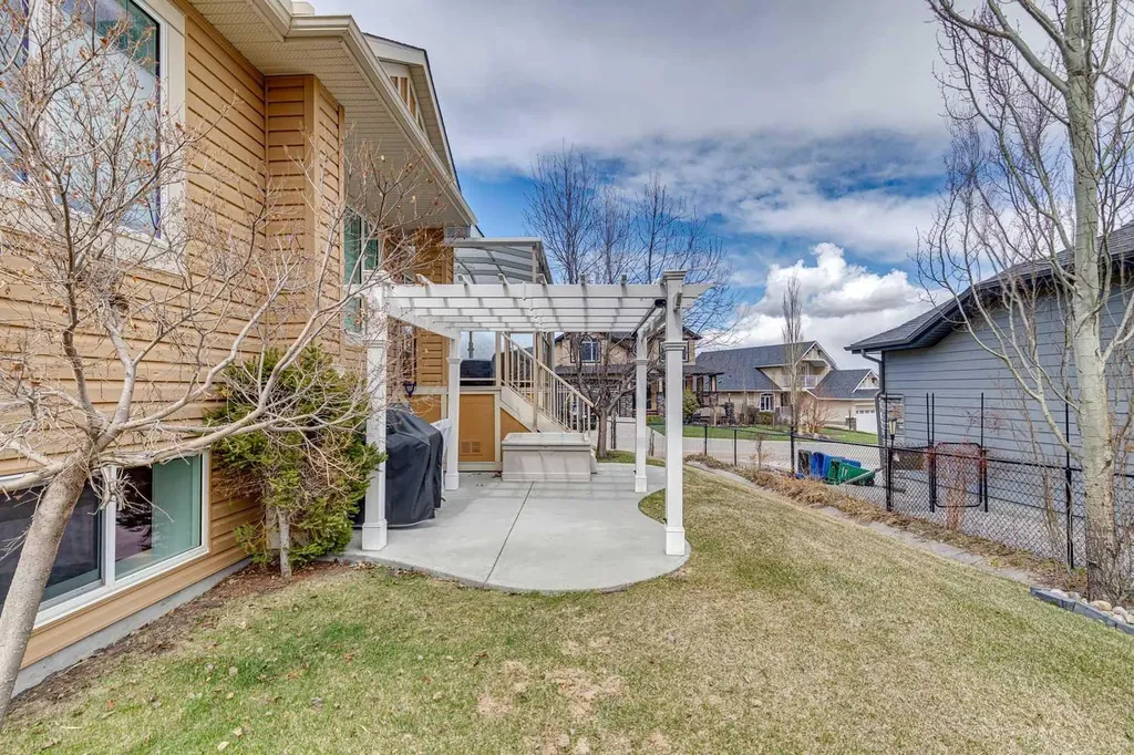 101 Sheep River Crest Okotoks AB T1S 2B6
