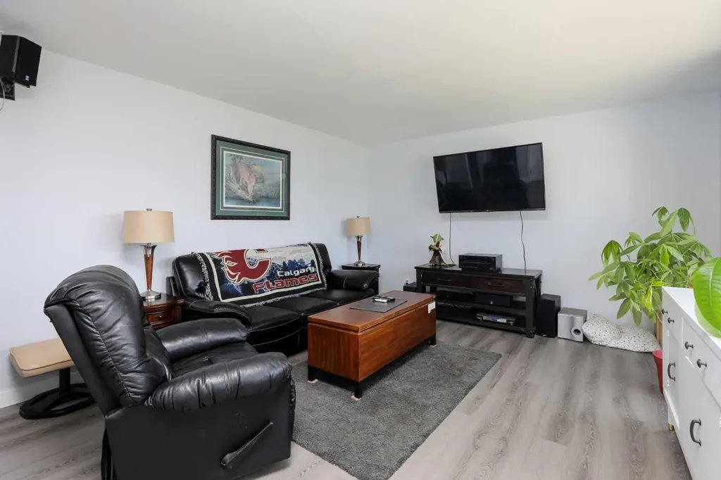 97 Laval Court W Lethbridge AB T1K 4G2