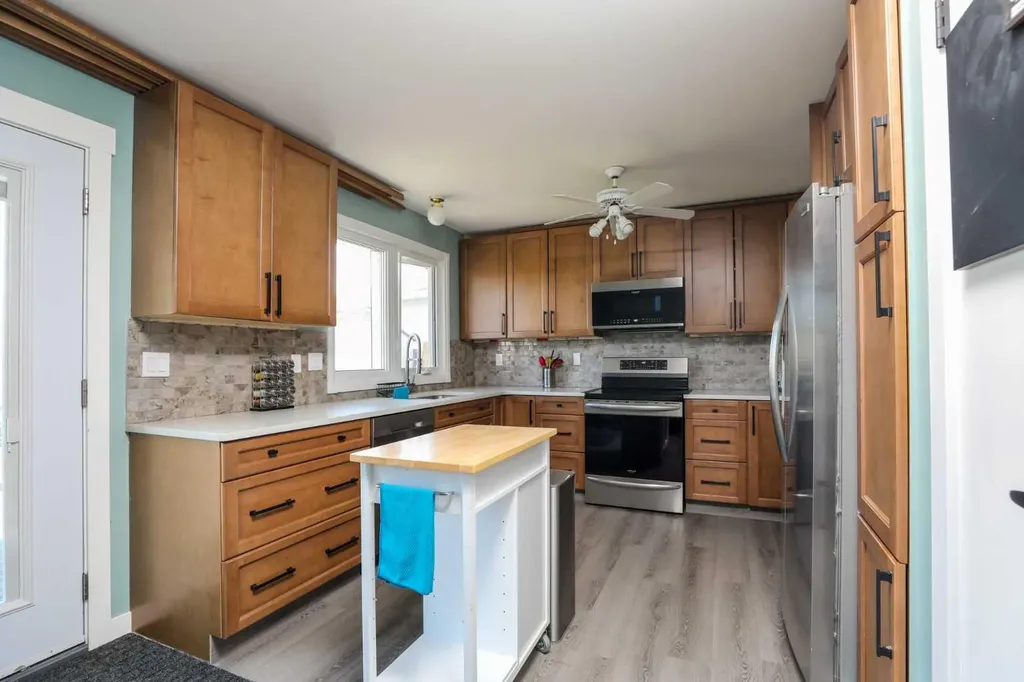 97 Laval Court W Lethbridge AB T1K 4G2