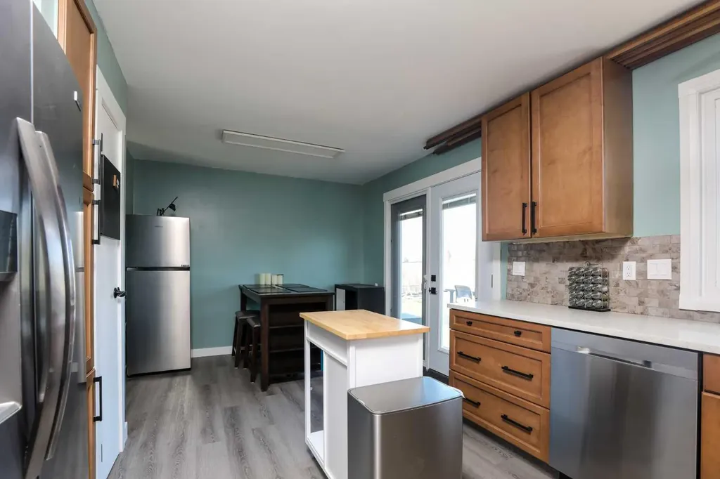 97 Laval Court W Lethbridge AB T1K 4G2