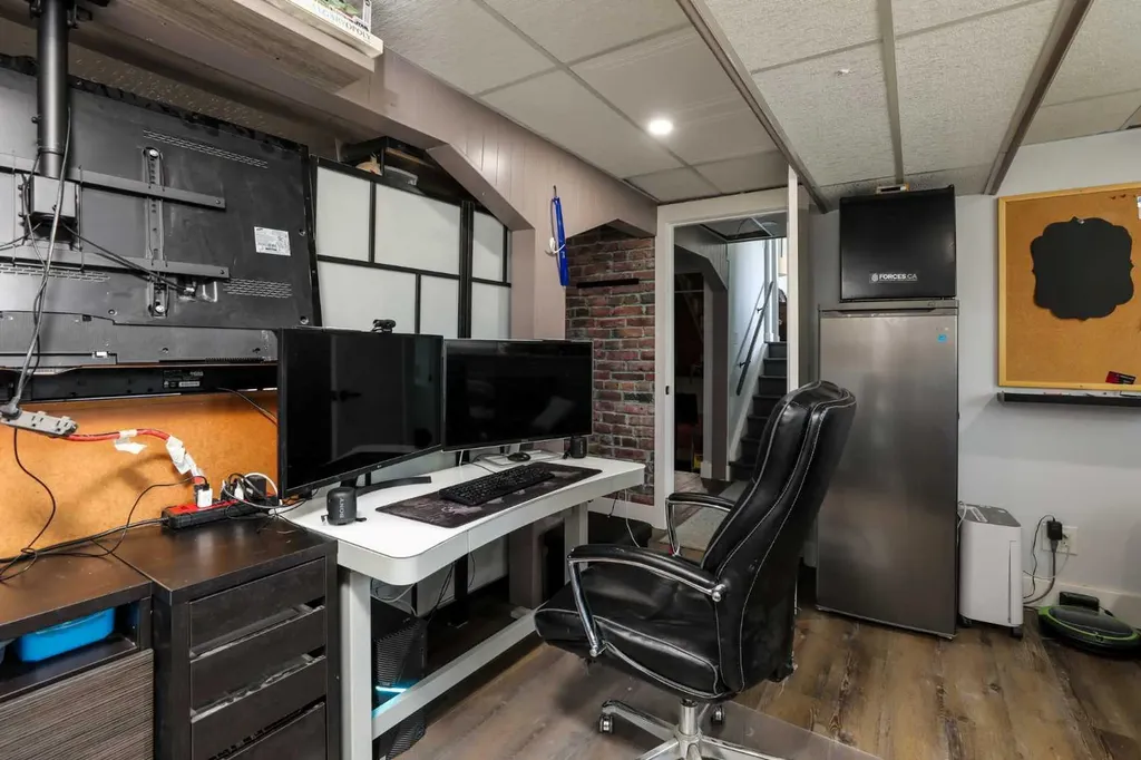 97 Laval Court W Lethbridge AB T1K 4G2