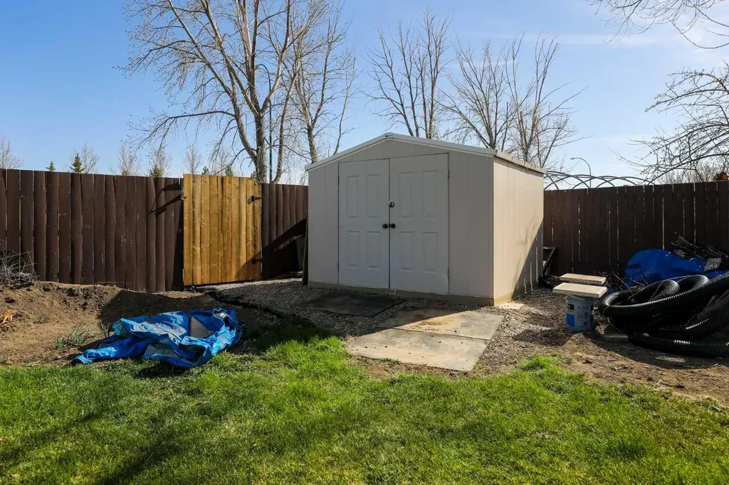 97 Laval Court W Lethbridge AB T1K 4G2