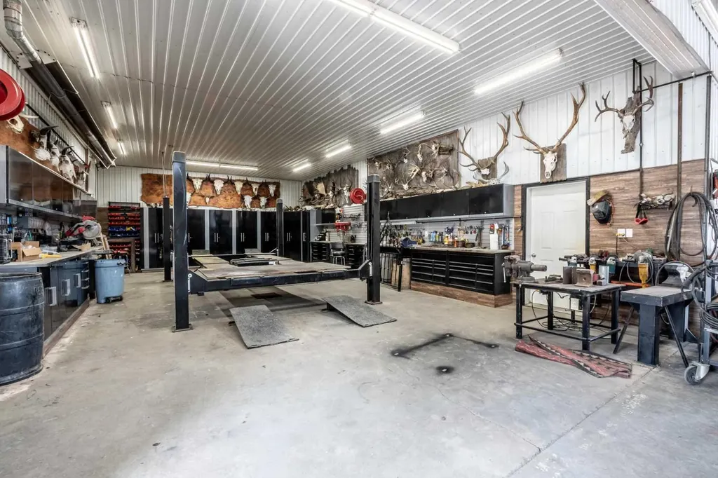 546017 104 Street E Rural Foothills County AB T1V1P3