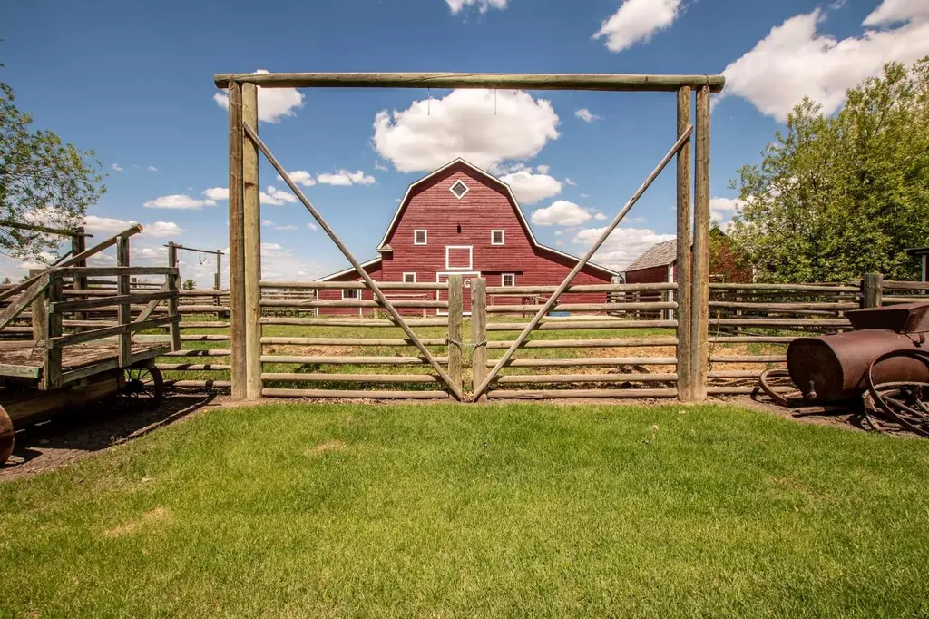 546017 104 Street E Rural Foothills County AB T1V1P3