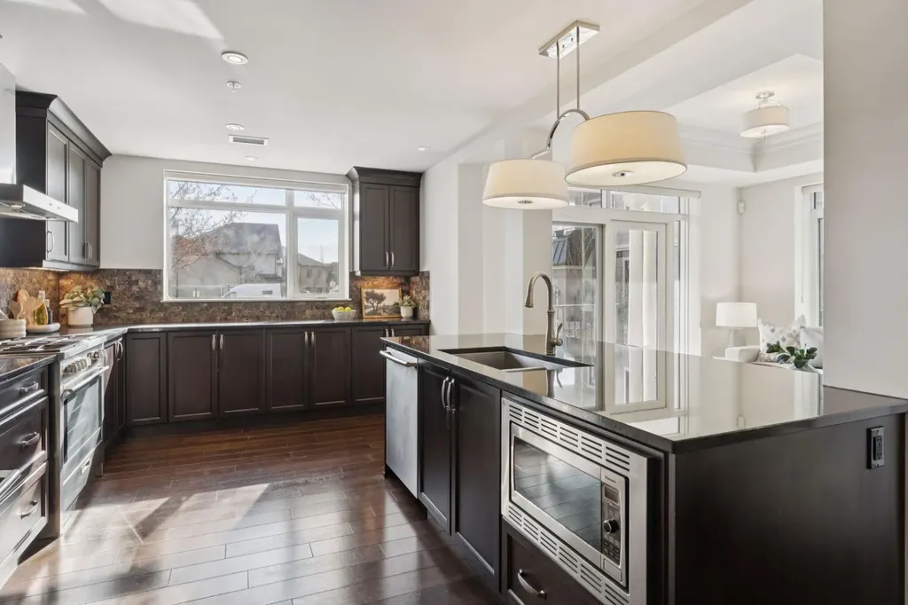 211 Quarry Way SE Calgary AB T2C 4K6