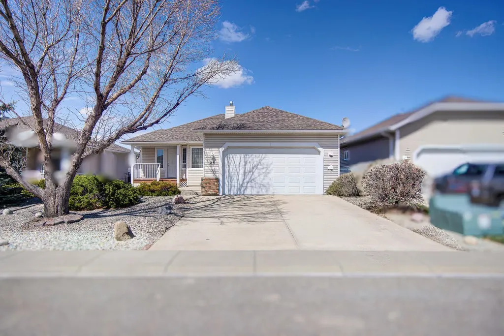 26 Skyline Crescent Claresholm AB T0L 0T0