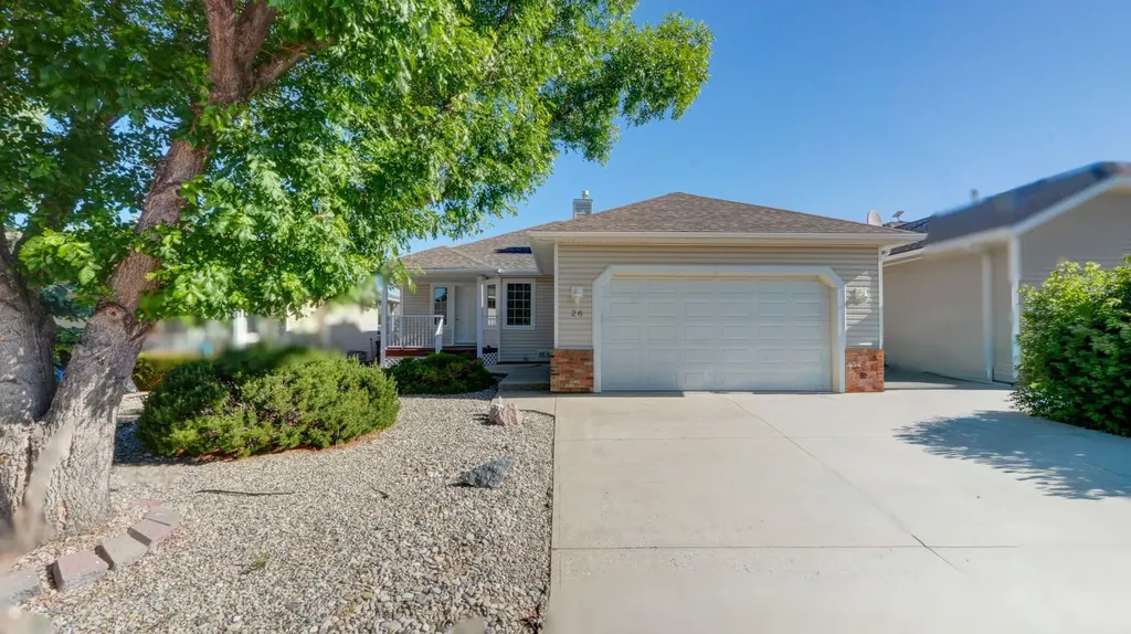26 Skyline Crescent Claresholm AB T0L 0T0