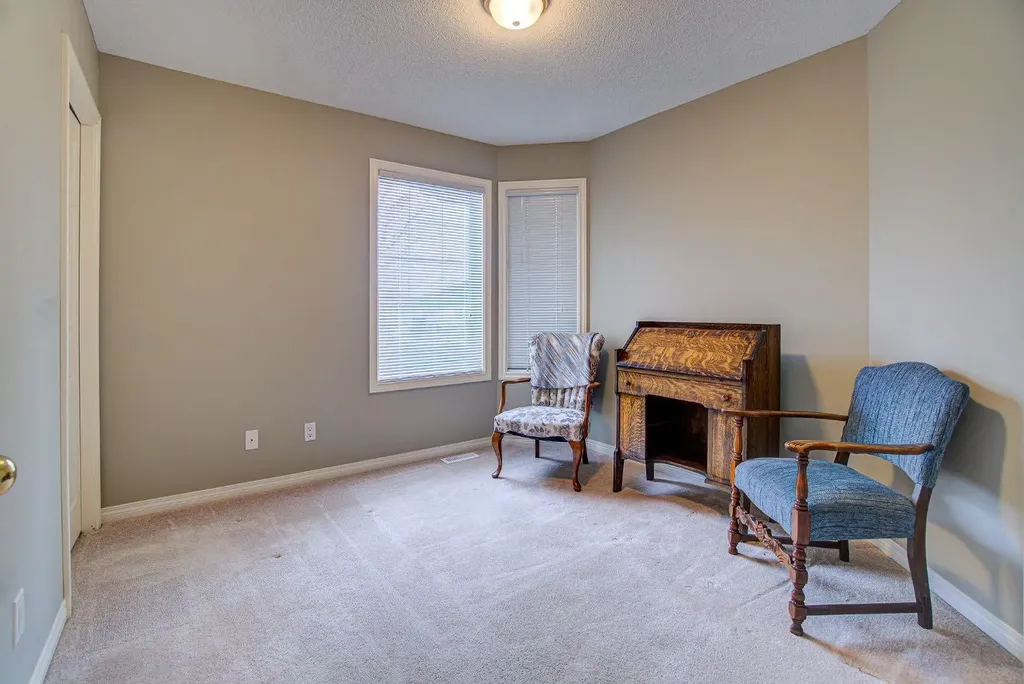 26 Skyline Crescent Claresholm AB T0L 0T0