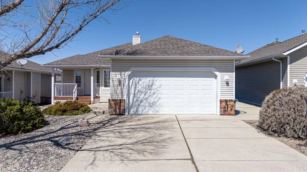 26 Skyline Crescent Claresholm AB T0L 0T0