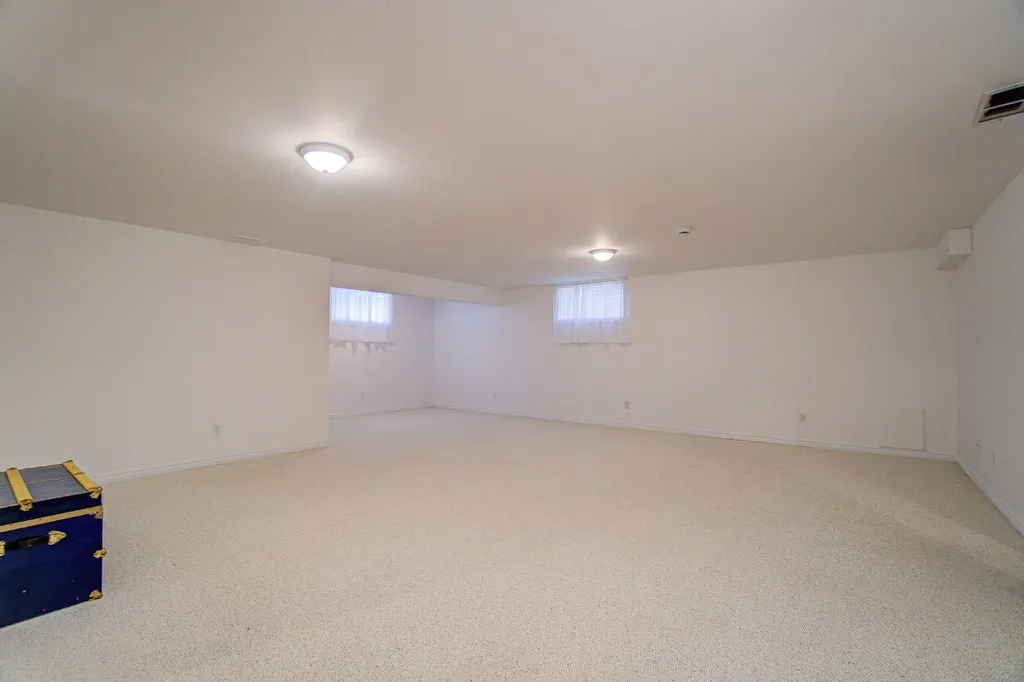26 Skyline Crescent Claresholm AB T0L 0T0