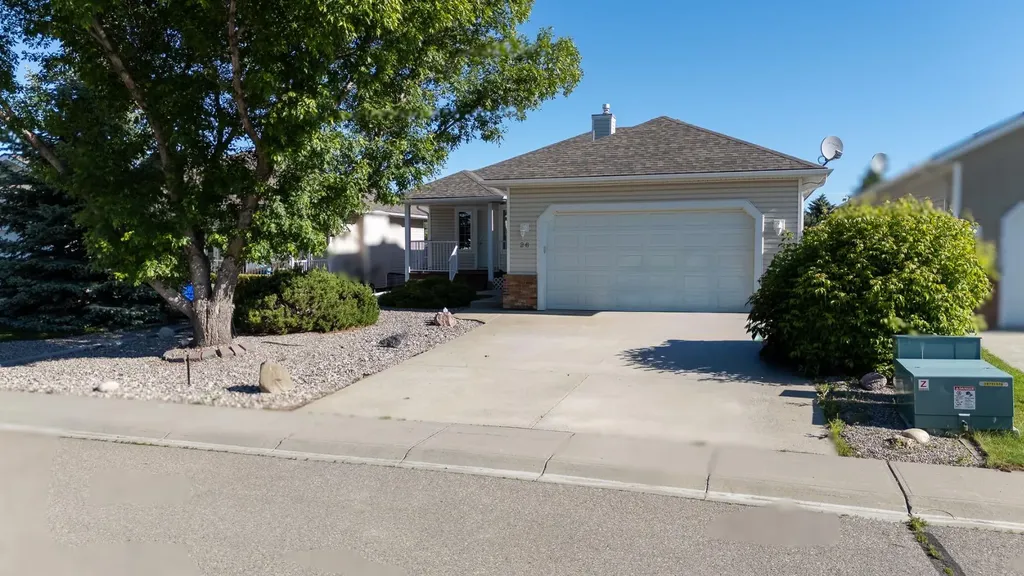 26 Skyline Crescent Claresholm AB T0L 0T0