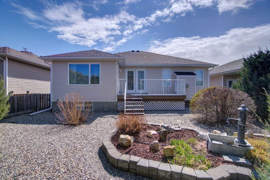 26 Skyline Crescent Claresholm AB T0L 0T0