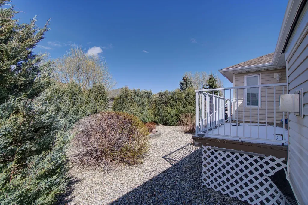 26 Skyline Crescent Claresholm AB T0L 0T0