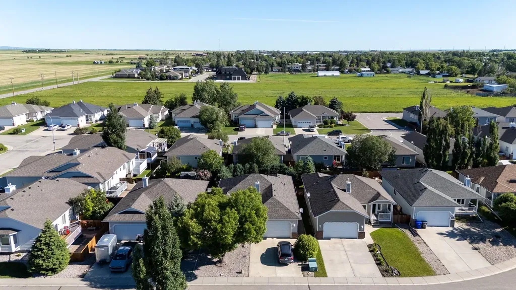 26 Skyline Crescent Claresholm AB T0L 0T0