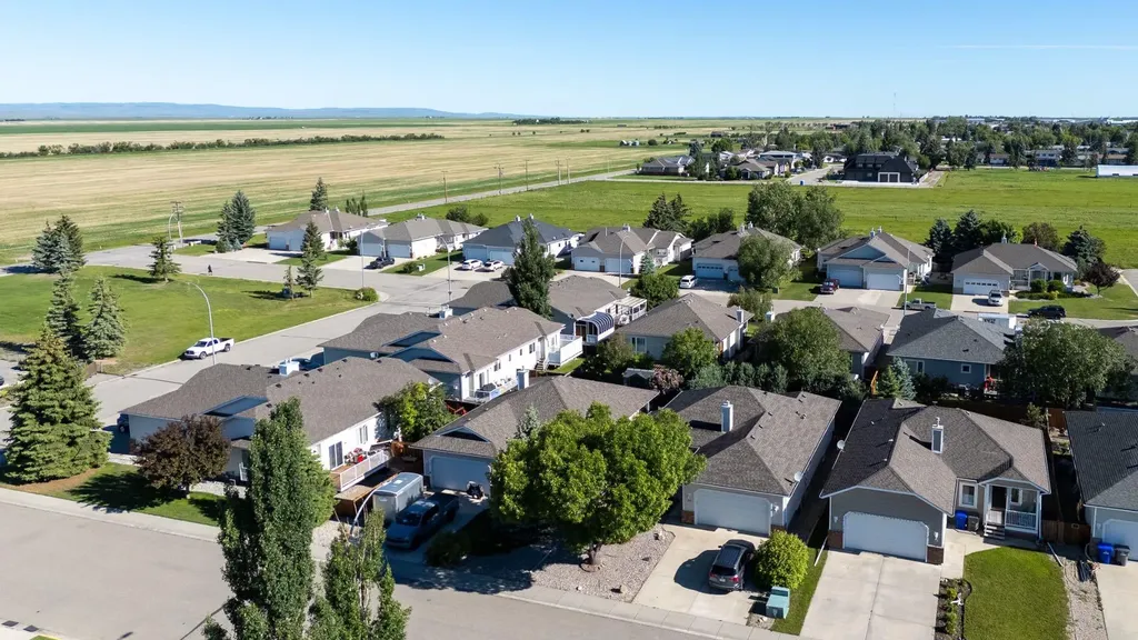 26 Skyline Crescent Claresholm AB T0L 0T0