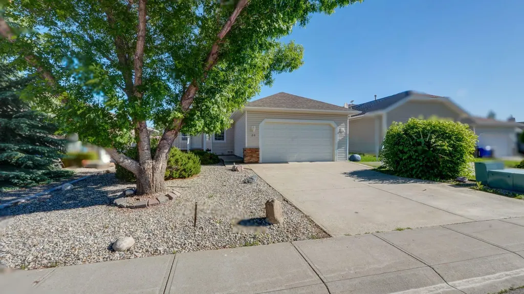 26 Skyline Crescent Claresholm AB T0L 0T0