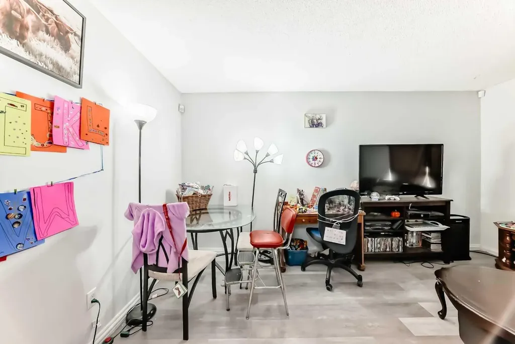3042 Doverville Crescent SE Calgary AB t2b1t9