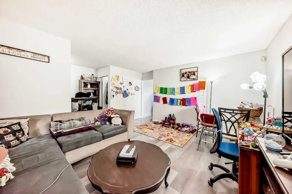 3042 Doverville Crescent SE Calgary AB t2b1t9