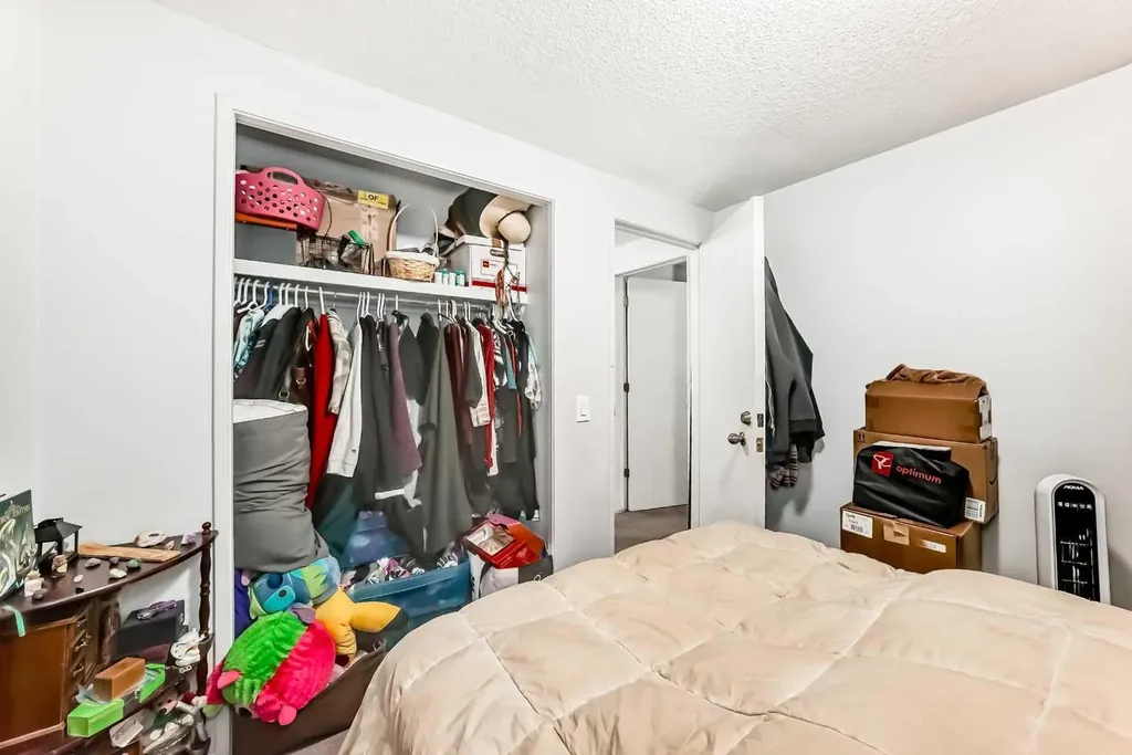 3042 Doverville Crescent SE Calgary AB t2b1t9