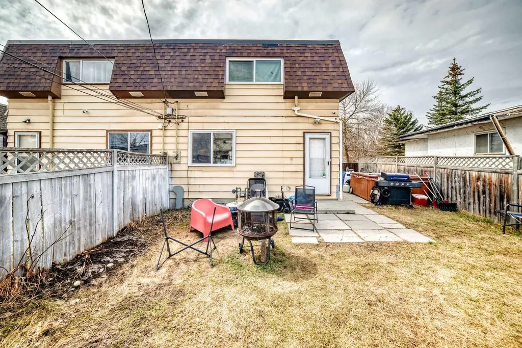 3042 Doverville Crescent SE Calgary AB t2b1t9