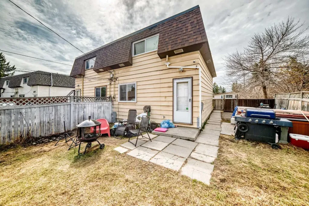 3042 Doverville Crescent SE Calgary AB t2b1t9