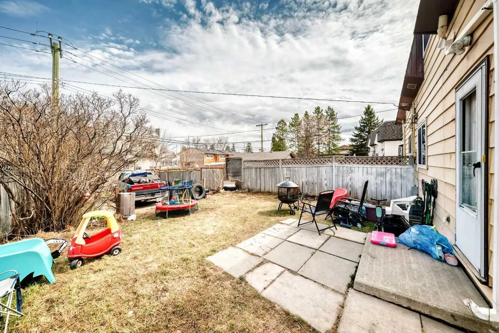 3042 Doverville Crescent SE Calgary AB t2b1t9
