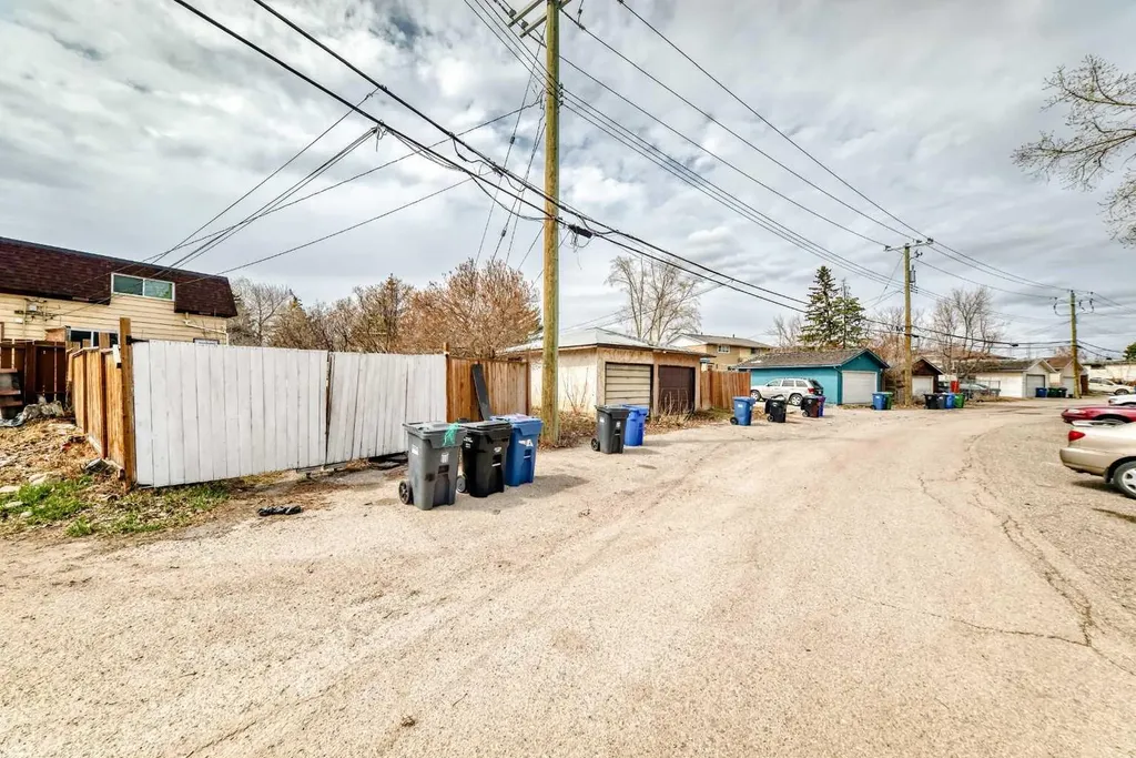 3042 Doverville Crescent SE Calgary AB t2b1t9